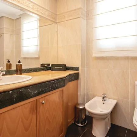 2 Bedroom Lovely In Lejlighed Estepona