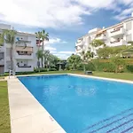 Lägenhet Awesome Apartment In Estepona With Outdoor Swimming Pool *