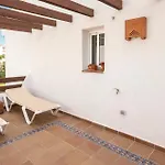 Awesome Apartment In Estepona With Outdoor Swimming Pool Lägenhet *