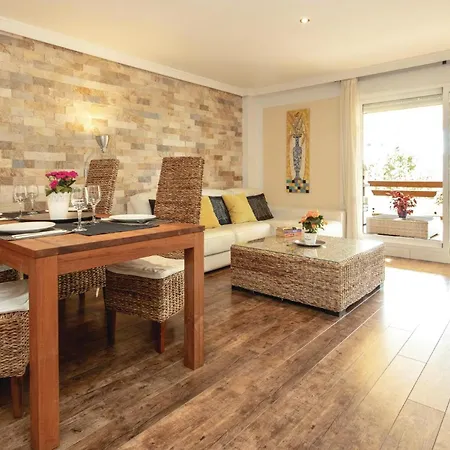 2 Bedroom Lovely In *