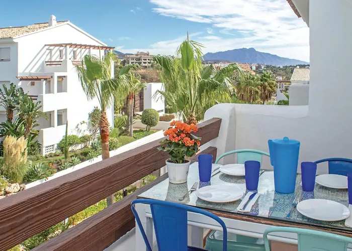 2 Bedroom Lovely In Lägenhet