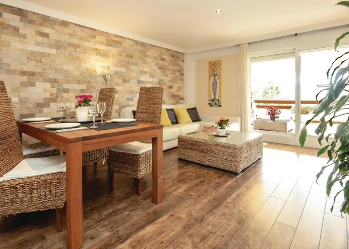 2 Bedroom Lovely In *